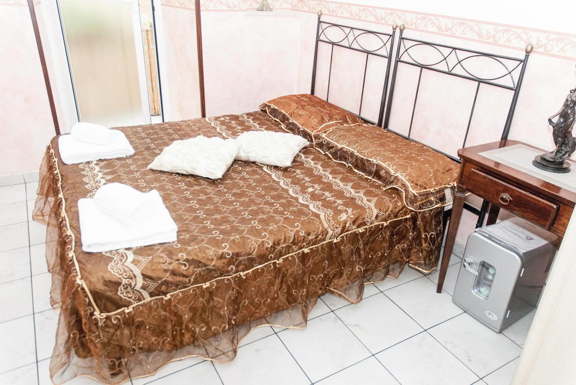 Obelus Bed & Breakfast Rome Bagian luar foto